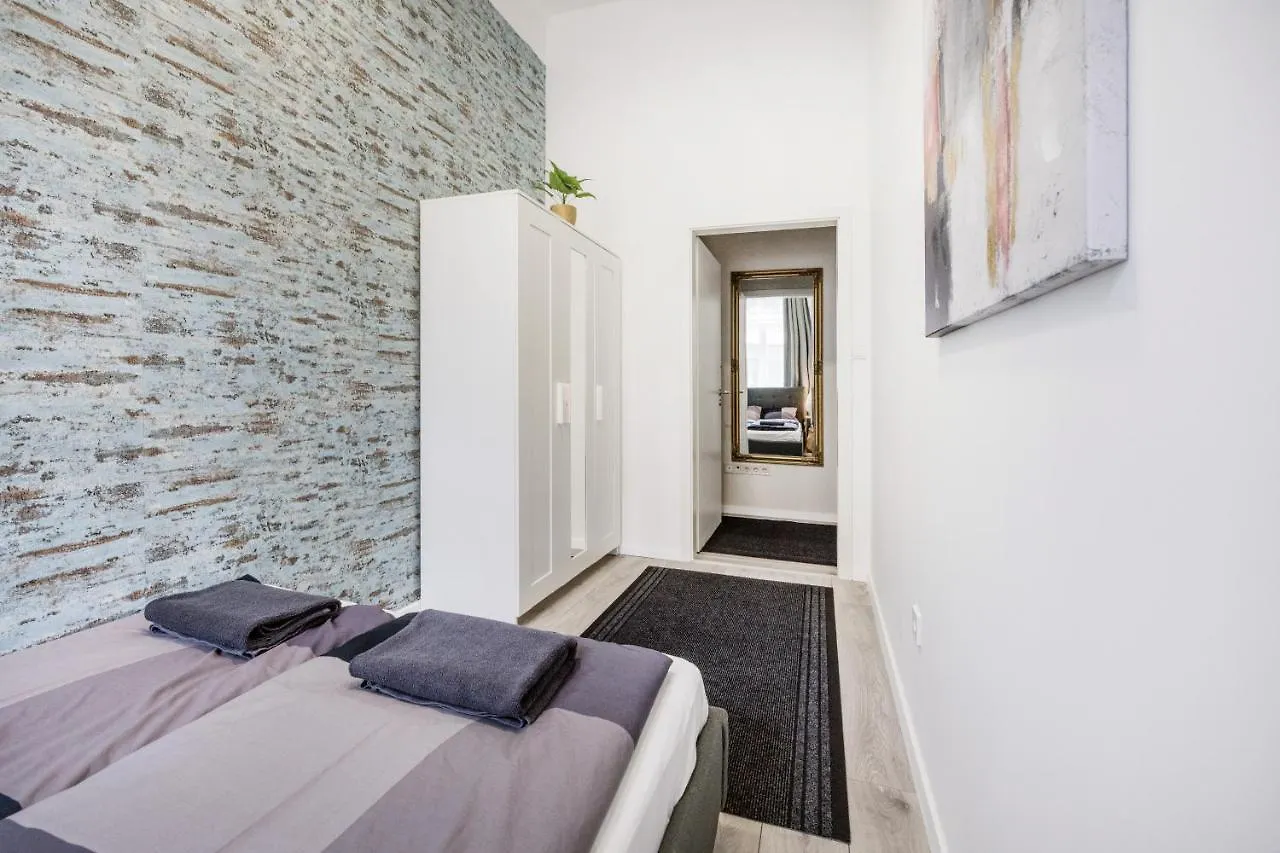 O Street 3 Bedroom Stylish Apartment Budapest 0*,  Hungary
