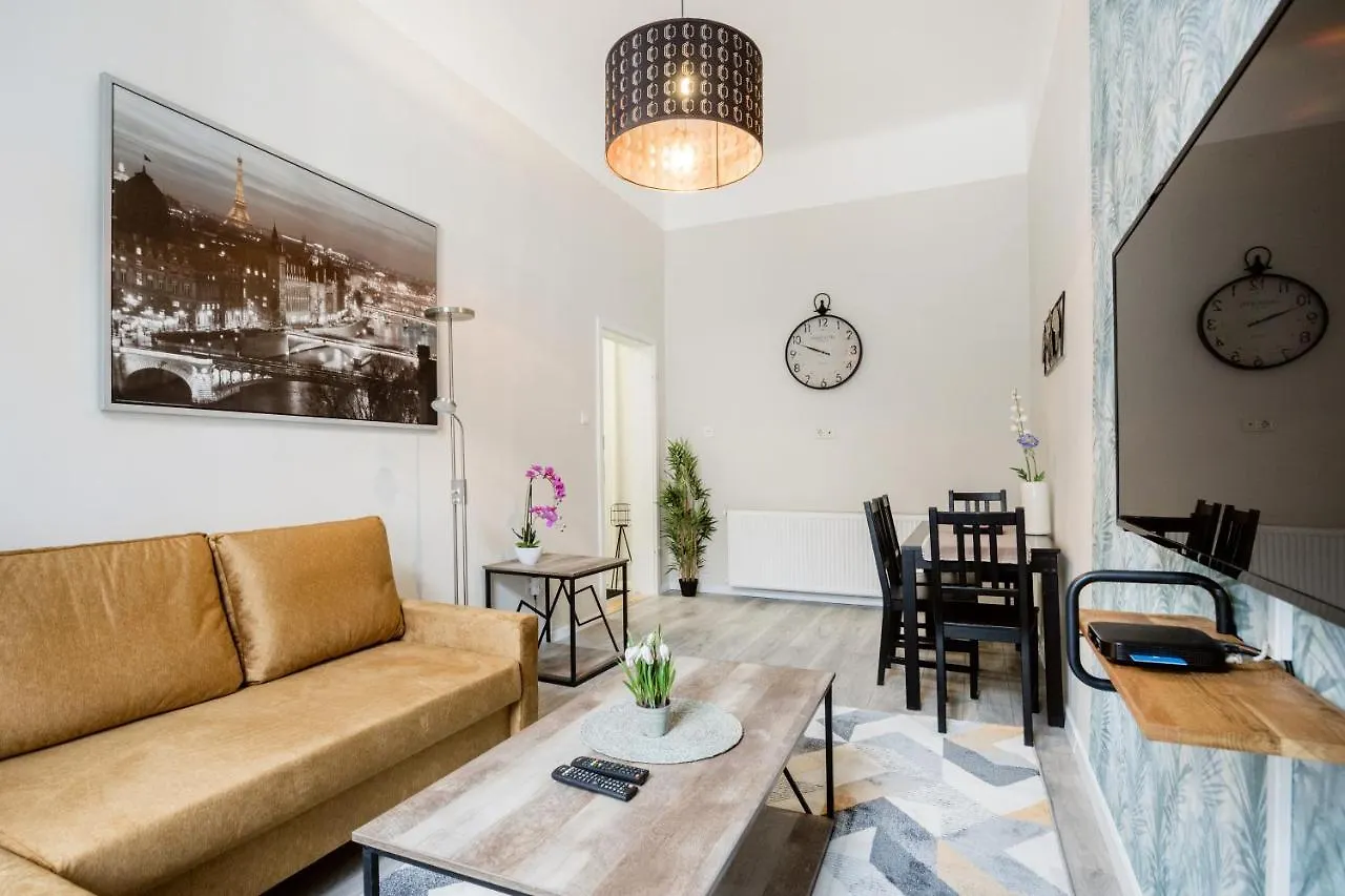 O Street 3 Bedroom Stylish Apartment Budapest Ungheria